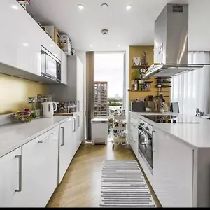 Homestay Ontario Point Flat Only Double Bedroom, London