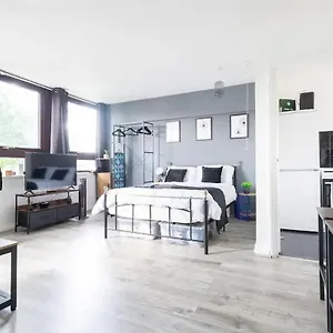 Apartment The Mayfield, London
