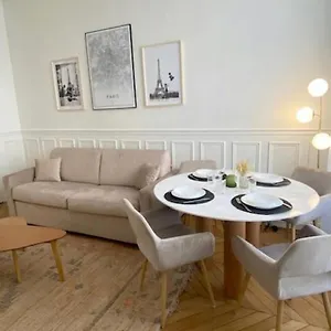 https://apt-tour-eiffel-luxury-n6.fr-paris.fr