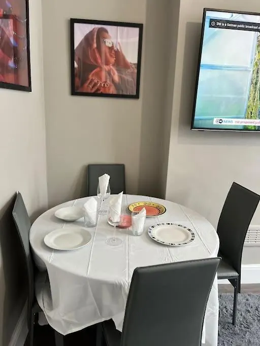 A Beautiful Ground-Floor Flat. Apartamento Londres
